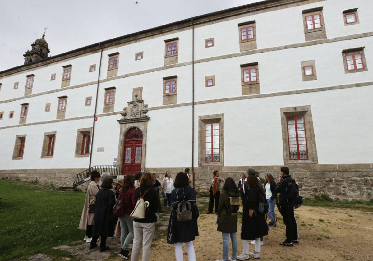 Una de las caminatas sobre la arquitectura compostelana, el sábado