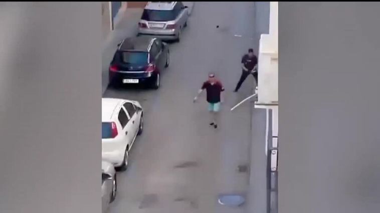 Muere un policía al recibir un impacto de bala durante una discusión entre vecinos en Andújar