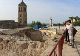 Los restos de una ciudad íbera aparecen junto al Castillo de Montilla