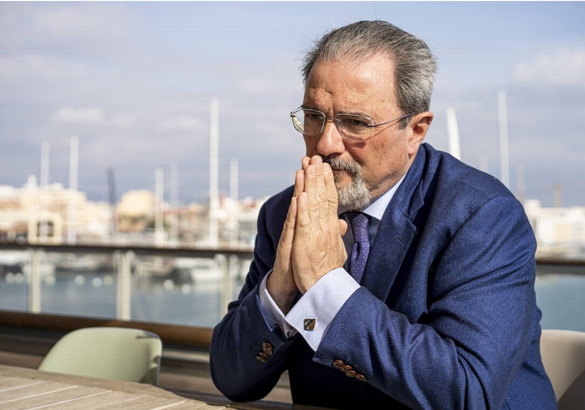 Imagen de Carlos Flores Juberías tomada durante una entrevista con ABC