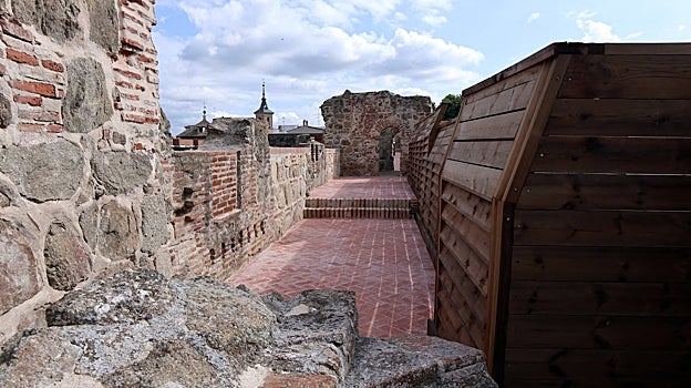 Tramo de muralla de El Charcón