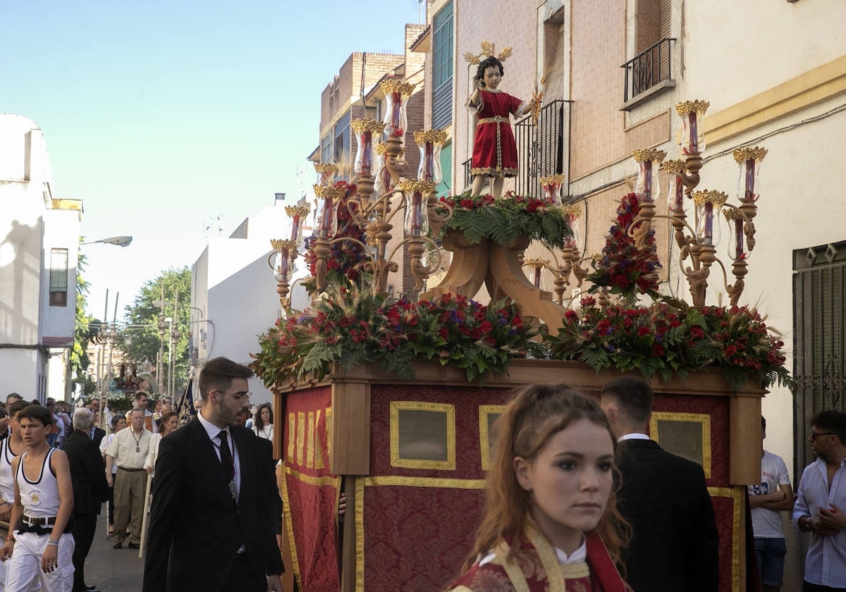 El Dulce Nombre de Jesús, que acompaña al Santísimo en la procesión del Corpus de la hermandad de la Estrella, en junio de 2022