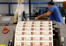 La Fábrica de Moneda asegura que ha enviado a Andalucía 27.000 tarjetas de  aparcamiento para discapacitados con un «pequeño defecto»