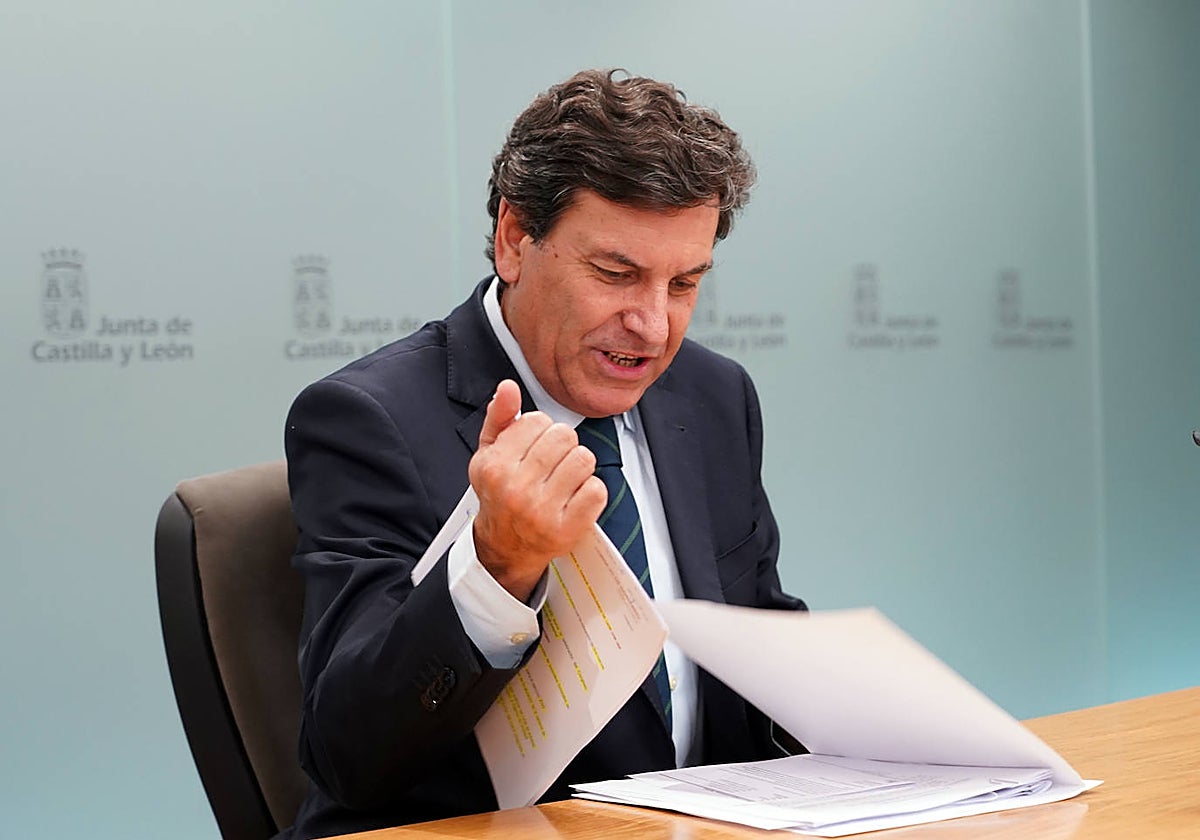 El portavoz de la Junta, Carlos Fernández Carriedo, en la rueda de prensa posterior al Consejo de Gobierno