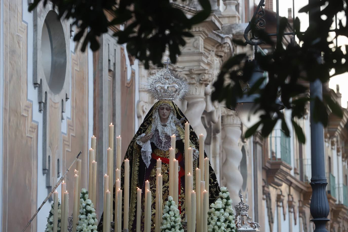 La procesión de la Virgen de la Quinta Angustia en Córdoba, en imágenes