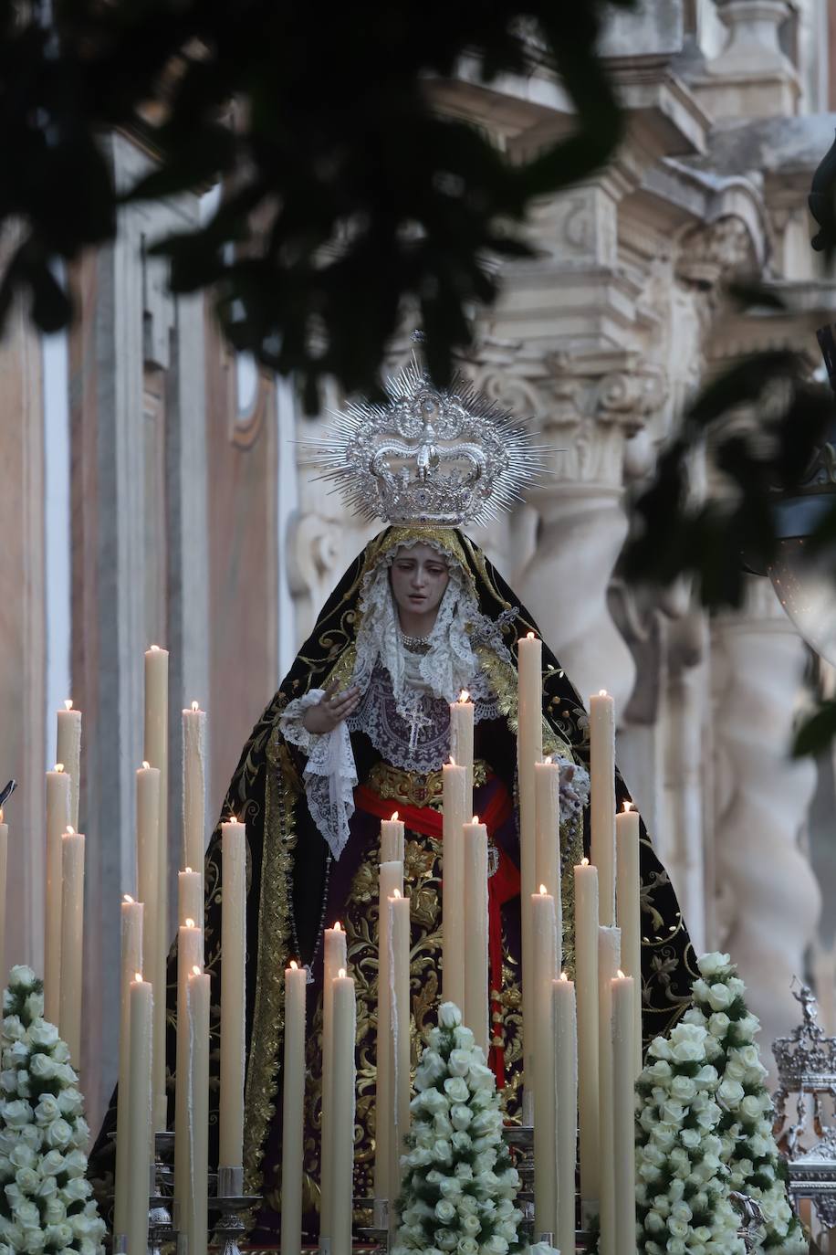 La procesión de la Virgen de la Quinta Angustia en Córdoba, en imágenes