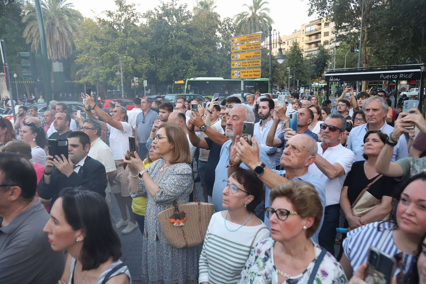 La procesión de la Virgen de la Quinta Angustia en Córdoba, en imágenes