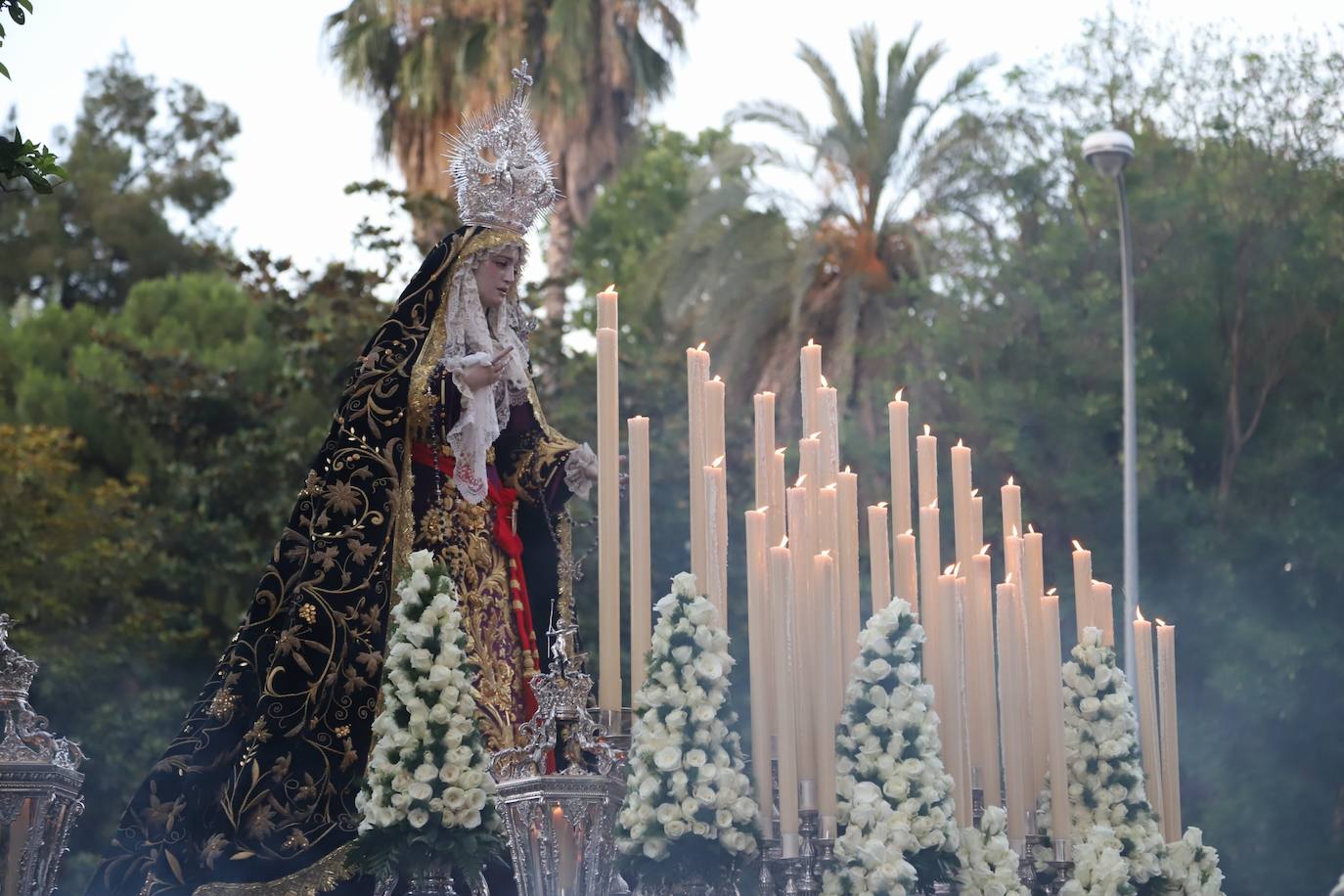 La procesión de la Virgen de la Quinta Angustia en Córdoba, en imágenes