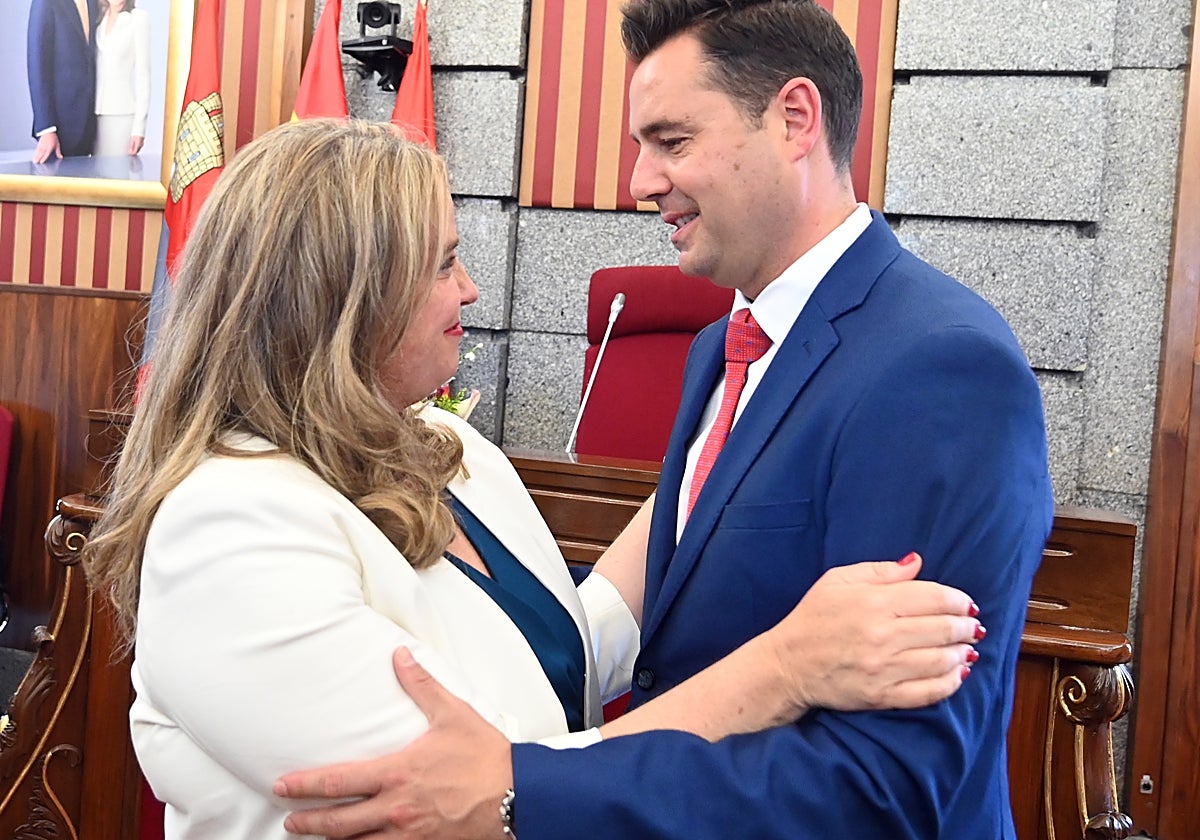 Cristina Ayala (PP) toma el relevo de Daniel de la Rosa (PSOE) en Burgos