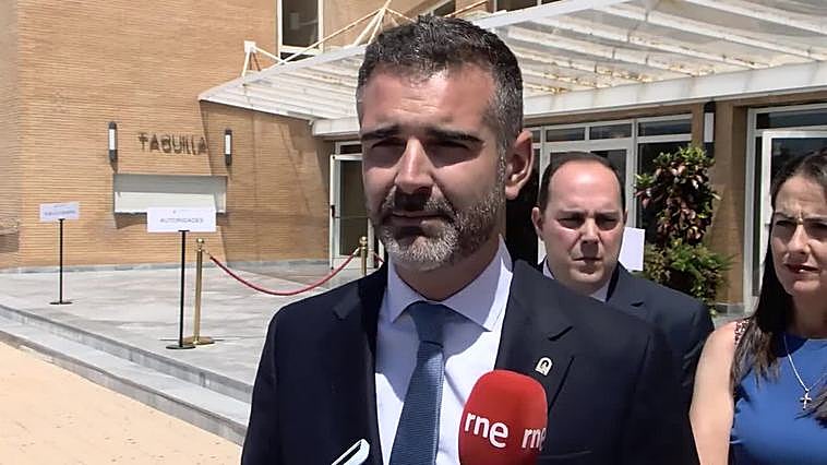 Fernández-Pacheco valora el triunfo del PP bajo el modelo de Moreno