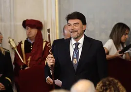 Luis Barcala, reelegido alcalde de Alicante con los únicos votos del PP a favor