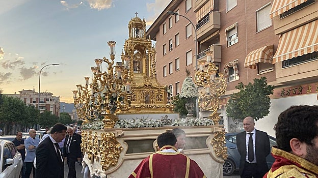 Procesión eucarística de la Sagrada Cena en Poniente