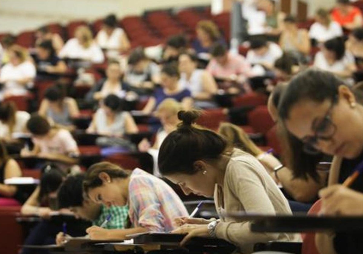 Opositores, durante una prueba, en una imagen de archivo