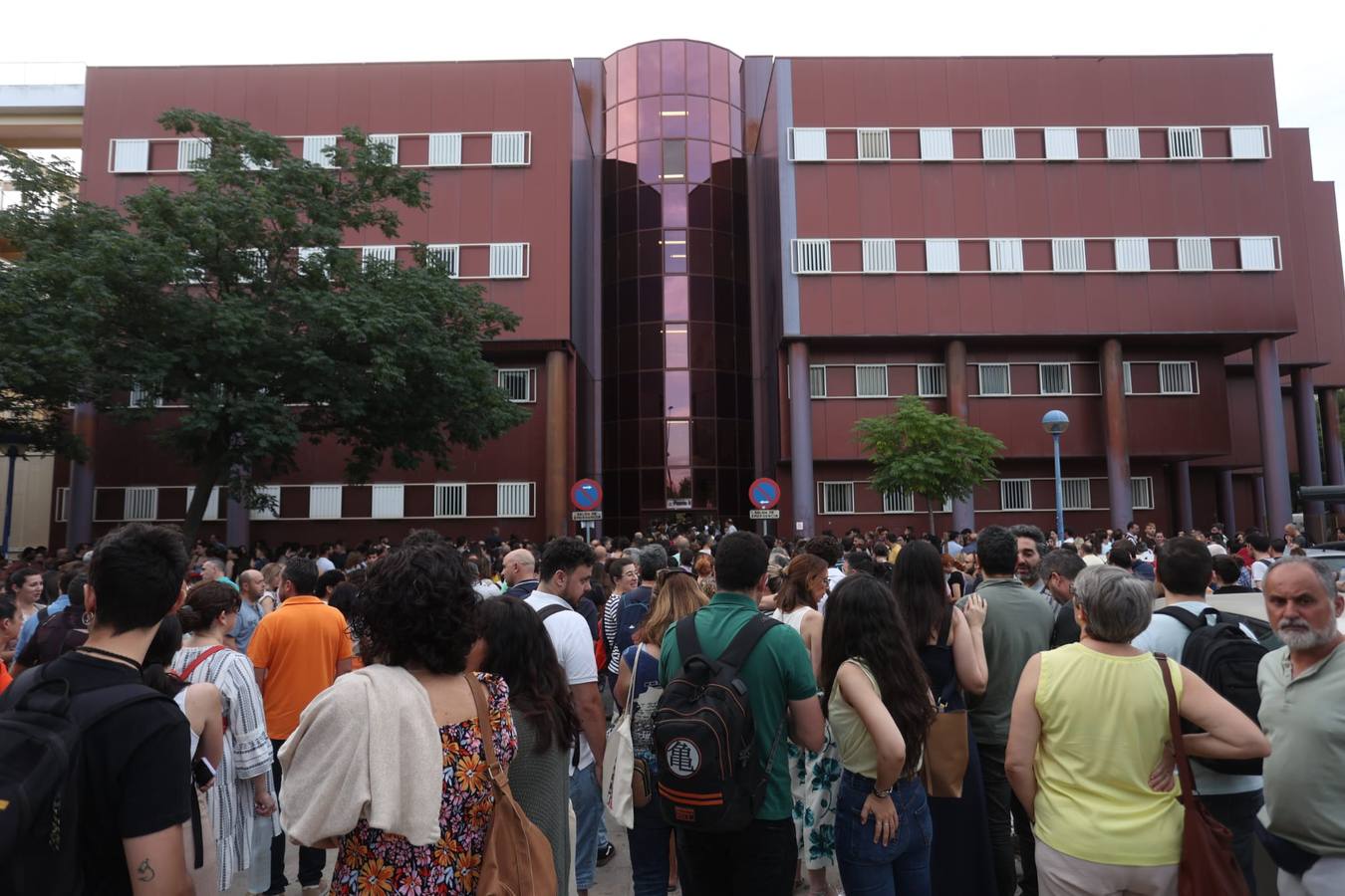 Participantes en las oposiciones para acceder a una plaza en Secundaria, Régimen Especial y FP