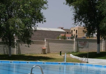 Hallan ahogado en una piscina de La Carlota a un hombre de 54 años