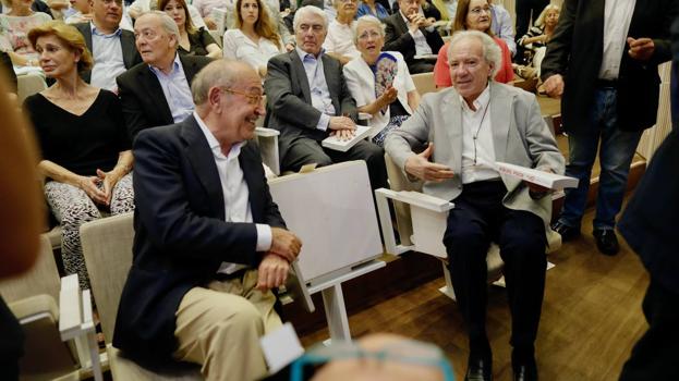 Felipe González y Alfonso Guerra se reencuentran para reivindicar el viejo PSOE
