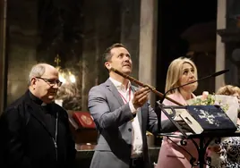 Carlos Velázquez se encomienda  a la Virgen del Sagrario para que le guíe como alcalde