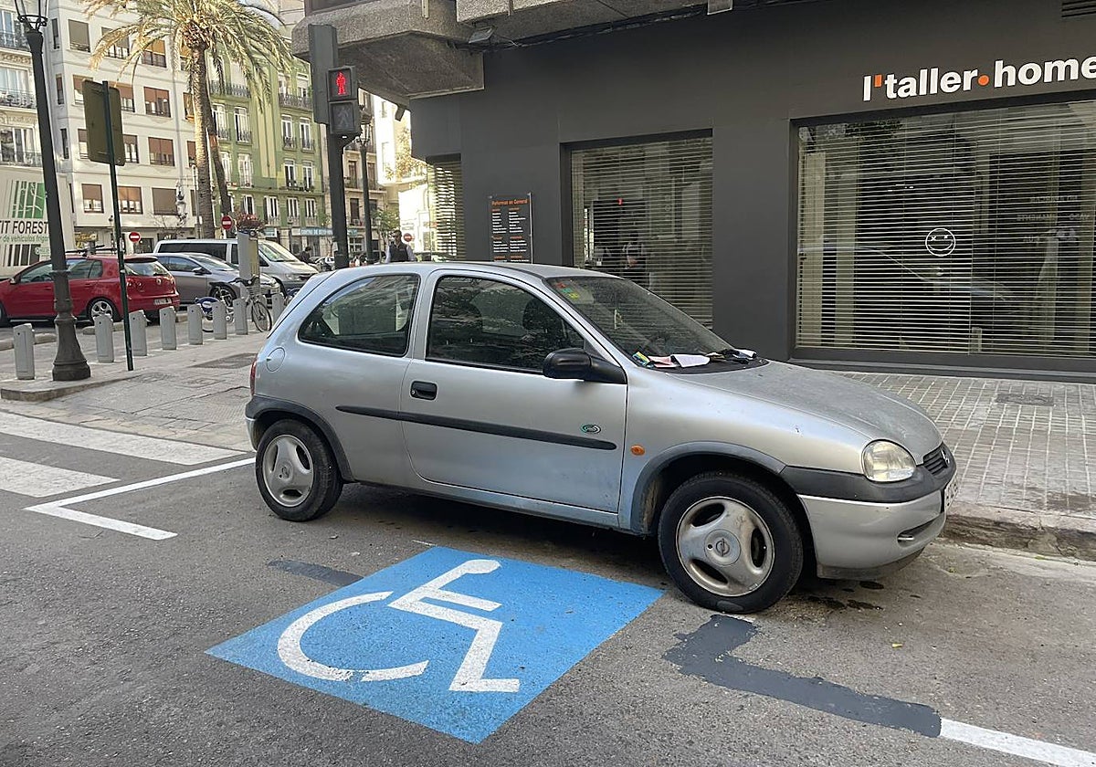 Imagen del vehículo sancionado en Valencia