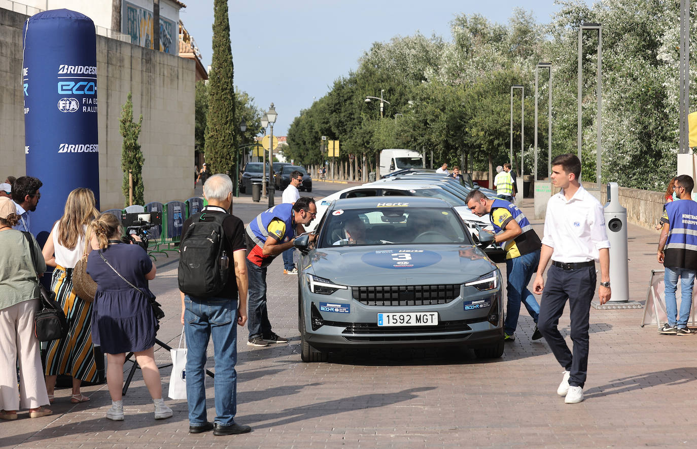 Fotos: La FIA celebra un EcoRally por las calles de Córdoba,