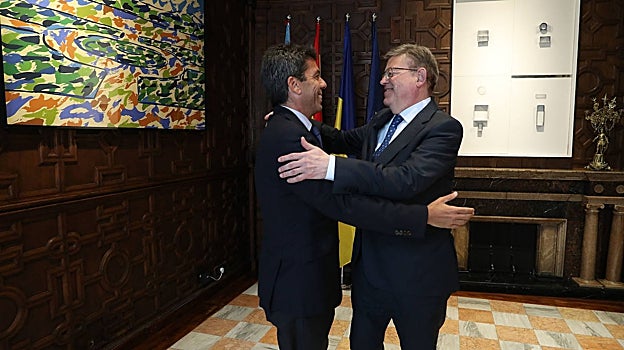 Imagen del encuentro entre Carlos Mazón y Ximo Puig este martes en el Palau de la Generalitat Valenciana