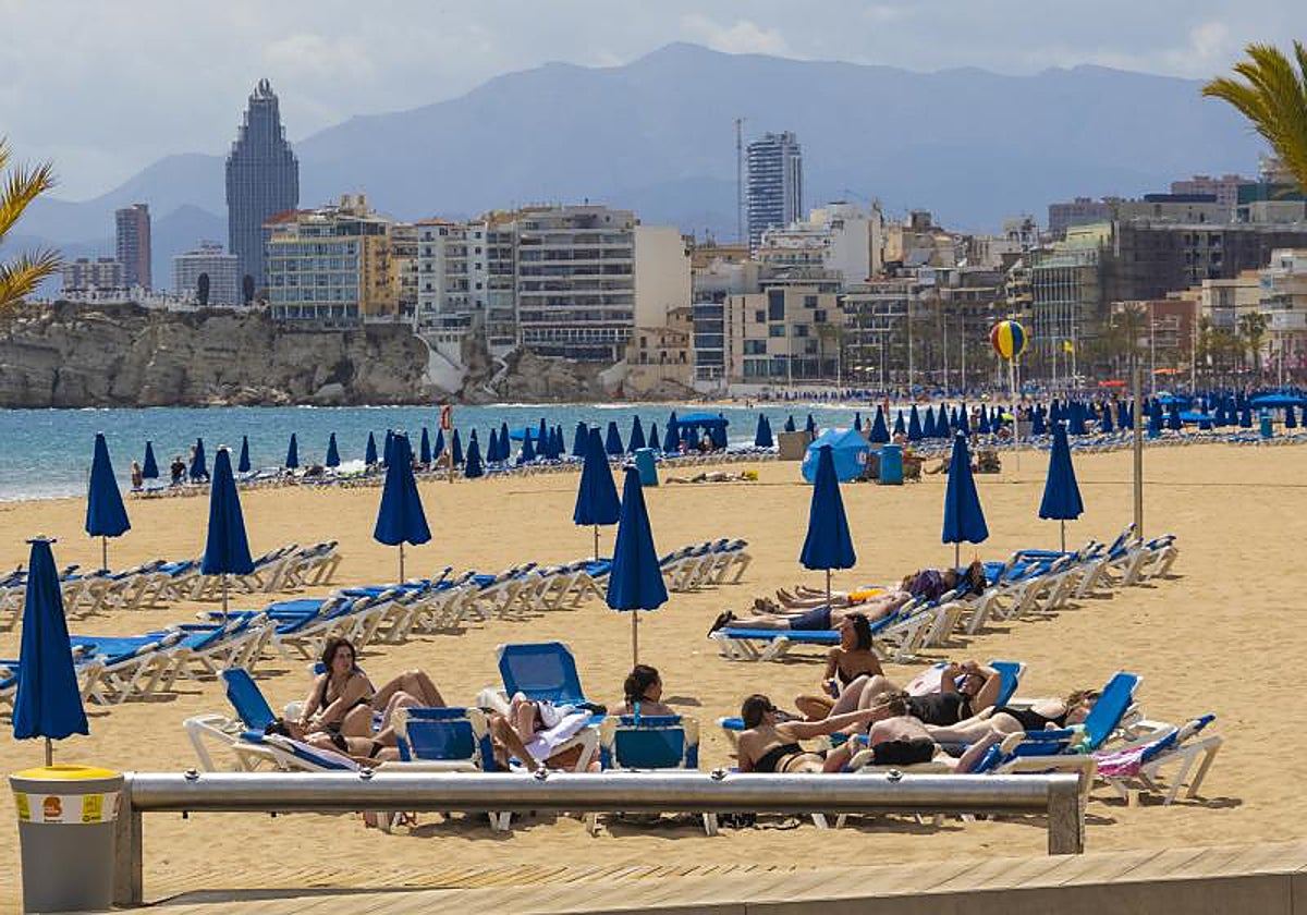 Imagen de archivo tomada en la playa de Levante de BENIDORM