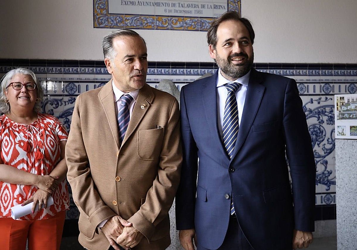 José Julián Gregorio y Paco Núñez en el Ayuntamiento de Talavera