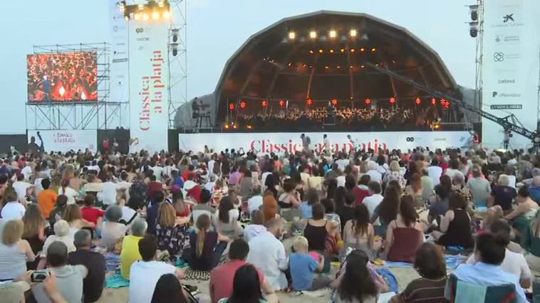 La Orquesta Sinfónica del Liceu suena en la playa