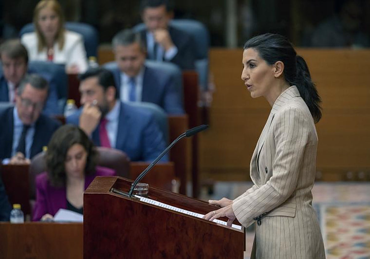 Rocío Monasterio, durante su intervención en el pleno de investidura de Díaz Ayuso