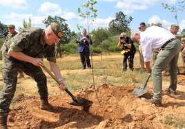 La Fundación Iberdrola reforesta con 25.800 árboles autóctonos la Base militar leonesa Conde de Gazola