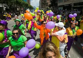 Los burgaleses llenan las calles de color con su Cabalgata por las Fiestas de San Pedro y San Pablo