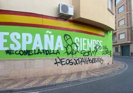 Atacan la sede de Vox en el pueblo de Valencia que prohíbe la bandera LGTBI en edificios oficiales