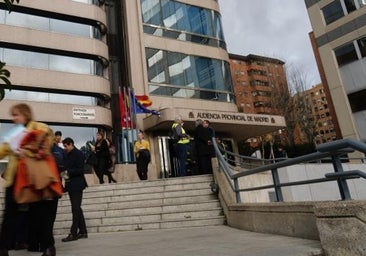 Condenado un motorista por atropellar mortalmente a una niña de 3 años que cruzaba con su madre con el semáforo en rojo para peatones