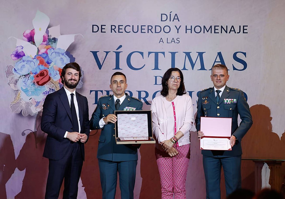El vicepresidente de la Junta, el coronel al mando de la UAR, la subdelegada del Gobierno en Valladolid y el teniente coronel del GAR