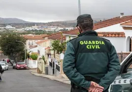 Engaña a una quincena de ancianos con Alzheimer en varios pueblos de Málaga para robarles