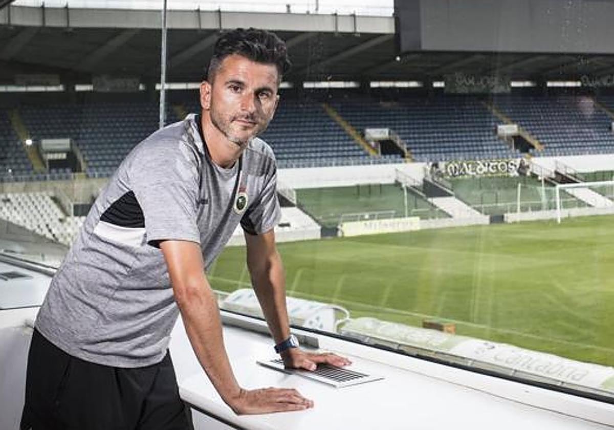 Iván Ania, en su etapa como entrenador del Racing