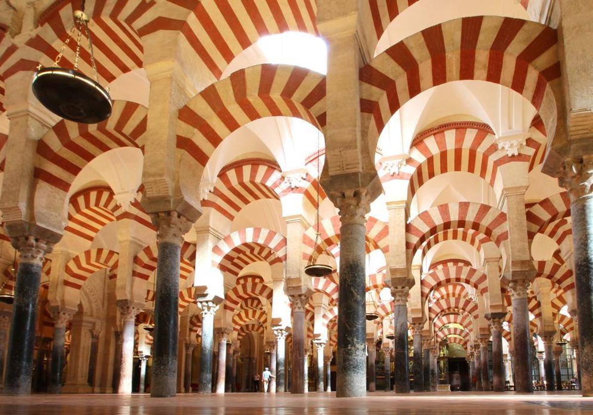 Interior de la Mezquita-Catedral de Córdoba