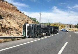 El vuelco de un camión por exceso de velocidad indigna a los afectados por la autovía TO-20