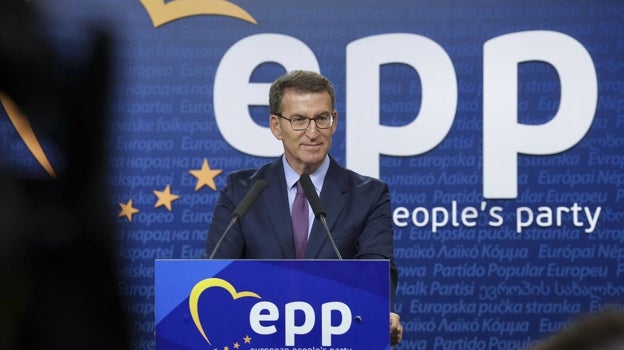 El líder popular, en rueda de prensa tras reunirse este jueves en Bruselas con el PP Europeo