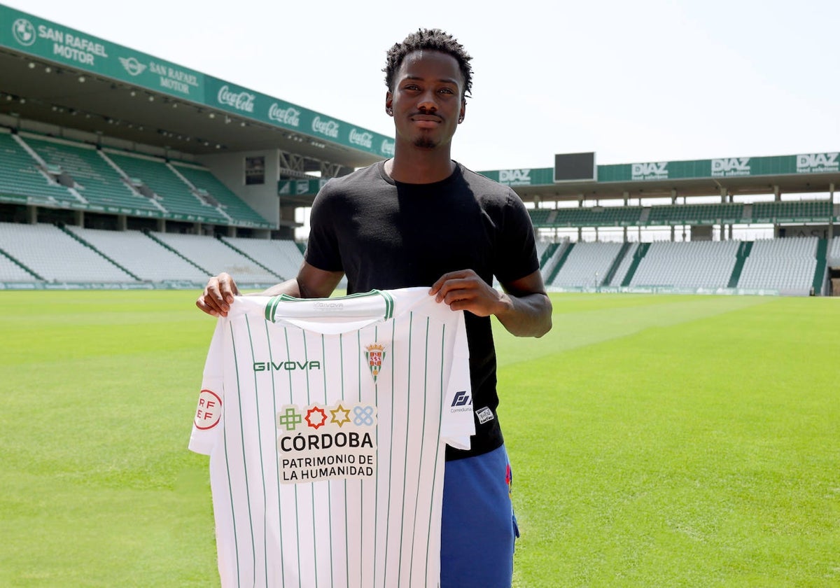 Adilson Mendes, en El Arcángel con la camiseta del Córdoba CF