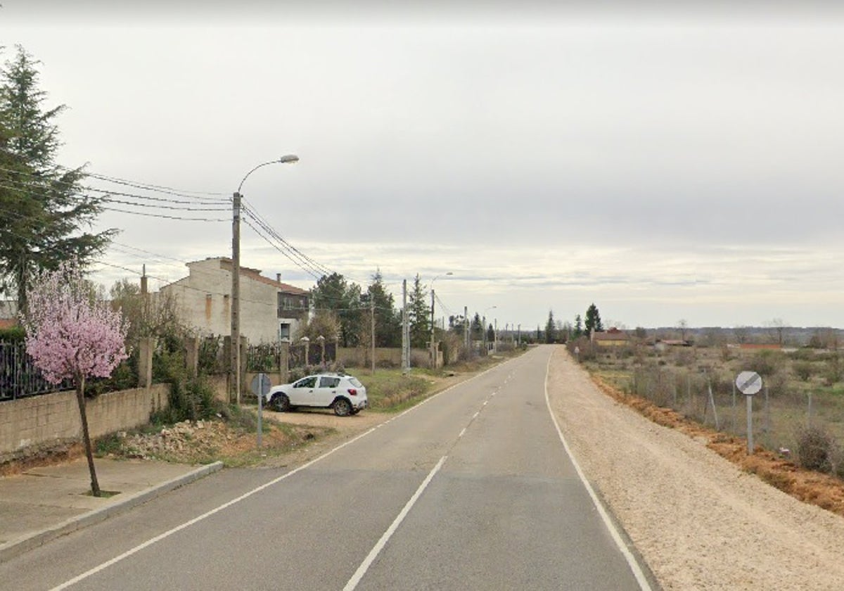 Carretera en la que se produjo el siniestro en Montejos del Camino (León)