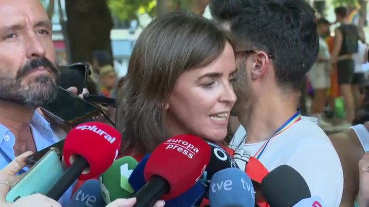 Políticos de todos los partidos, salvo Vox, acuden a la manifestación del Orgullo LGTBi de Madrid