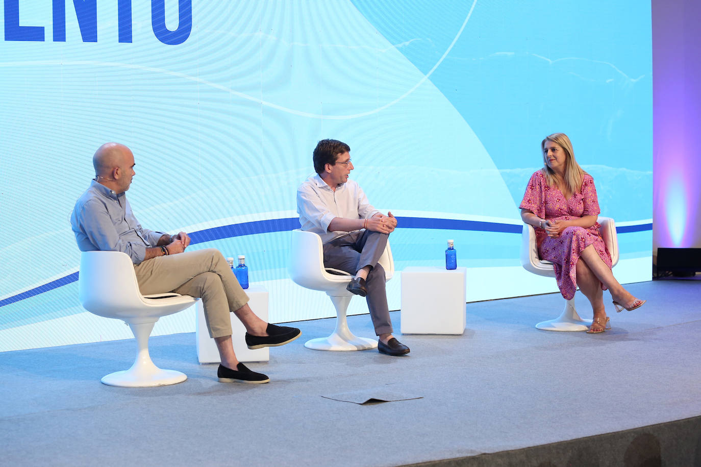 En imágenes: Feijóo, con &#039;los alcaldes del cambio&#039;, en Toledo