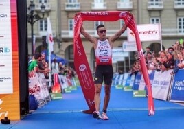 David Castro repite victoria en el campeonato de España de triatlón