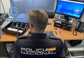 Detienen in fraganti a un ladrón mientras robaba en el interior de un restaurante en Alicante