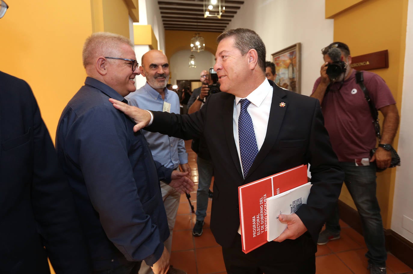 Las imágenes de la primera sesión del Debate de Investidura de García-Page