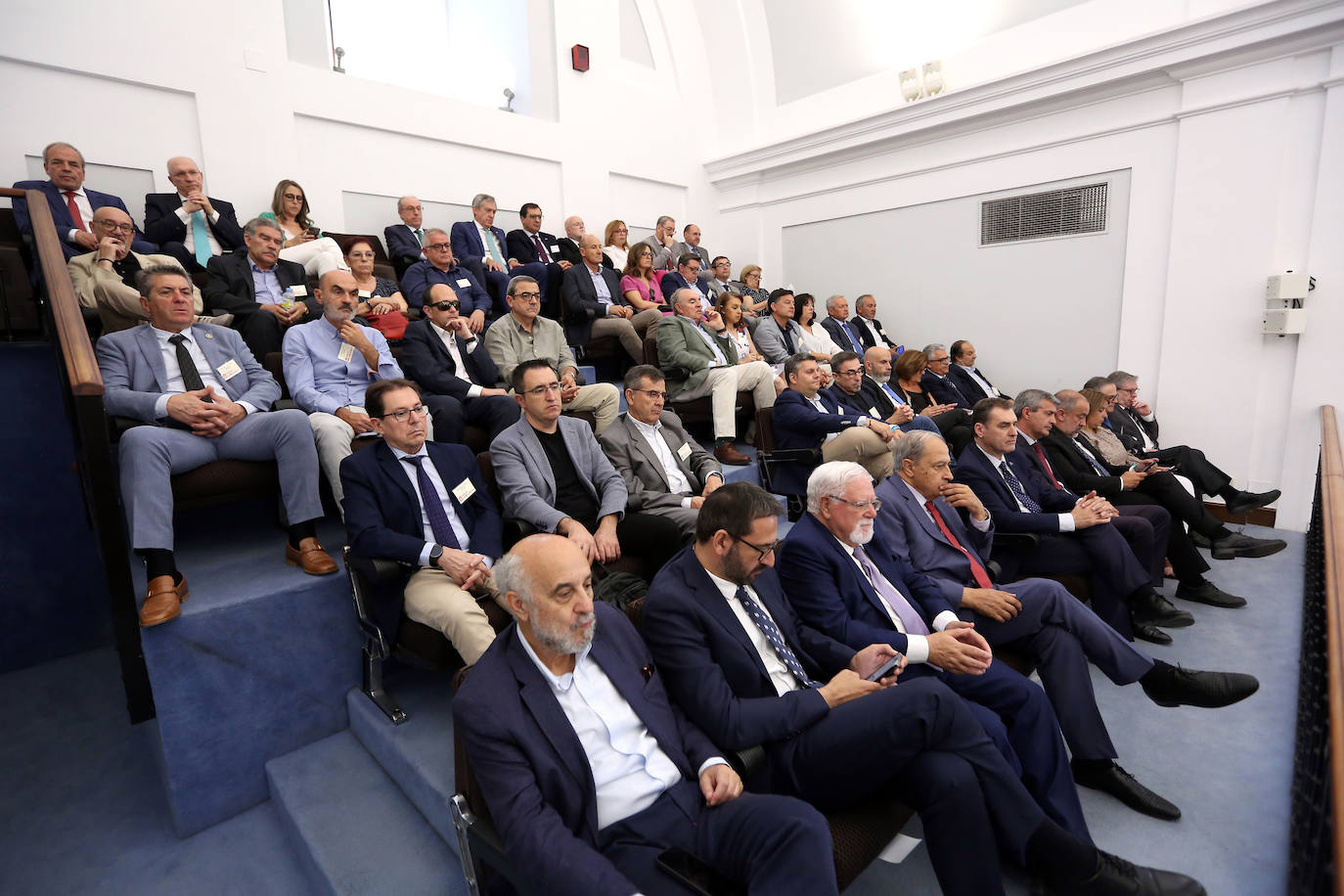 Las imágenes de la primera sesión del Debate de Investidura de García-Page