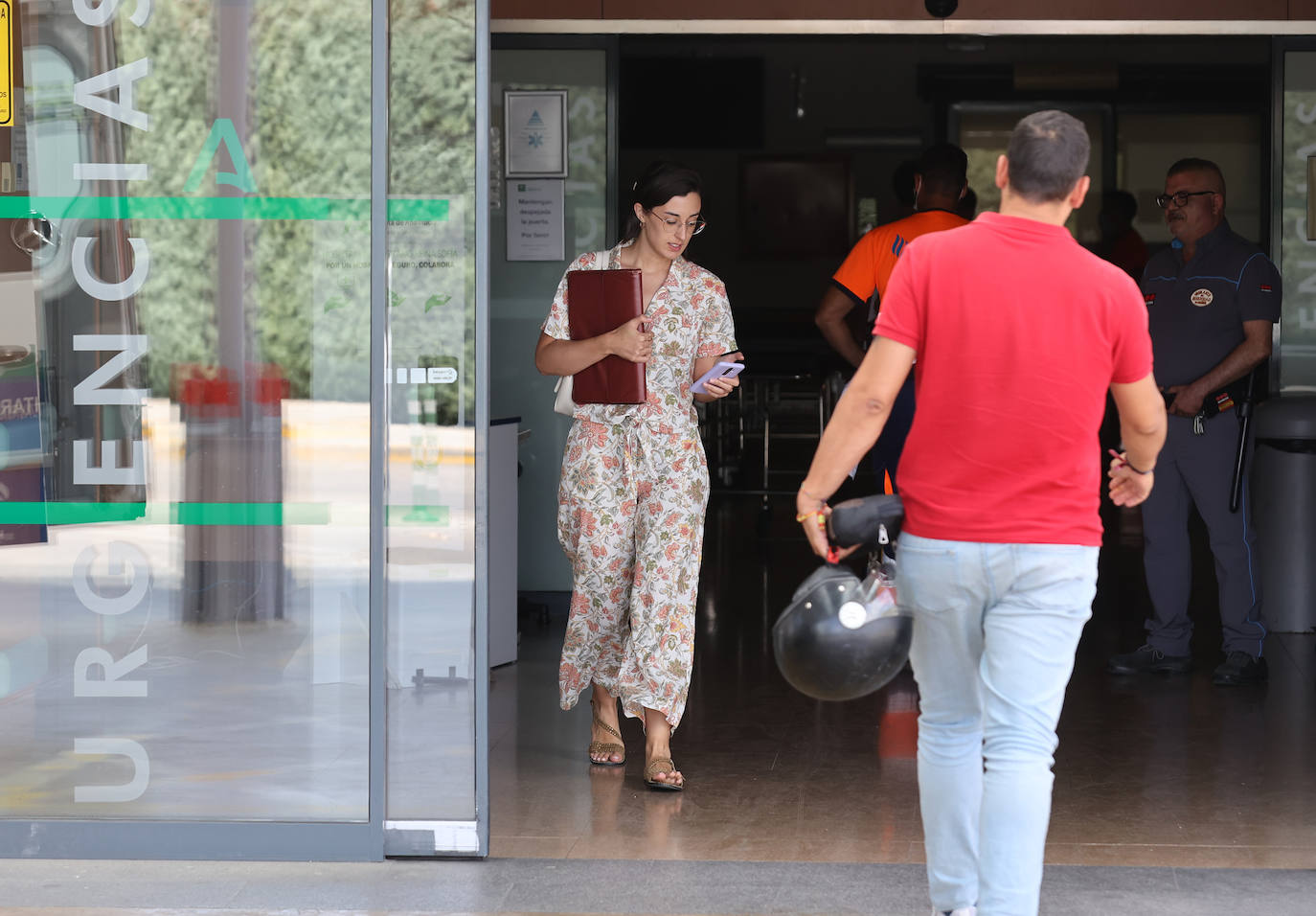 El final de la mascarilla obligatoria en los centros sanitarios de Córdoba, en imágenes