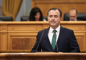 Vox se estrena en las Cortes y recuerda a Page que será presidente por 'un puñado de votos'