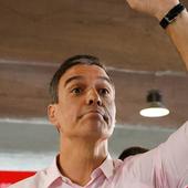Sánchez fía a su gira mediática la remontada que necesita el 23J