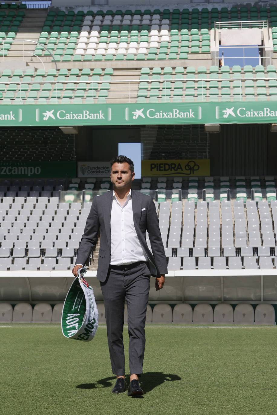 La presentación de Iván Ania como nuevo entrenador del Córdoba CF, en imágenes